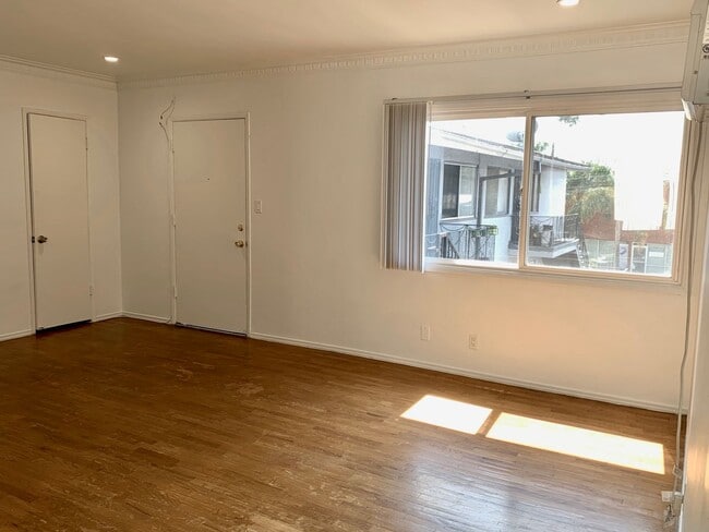 Interior Photo - 8871 18th St