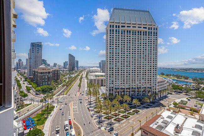 Building Photo - 700 W Harbor Dr