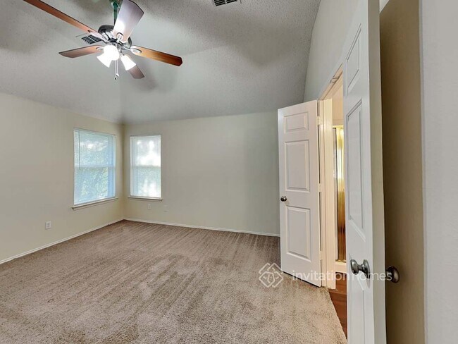 Building Photo - 2703 Magnolia Ln