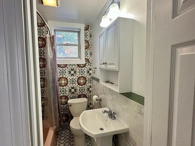 Building Photo - 340 2nd St