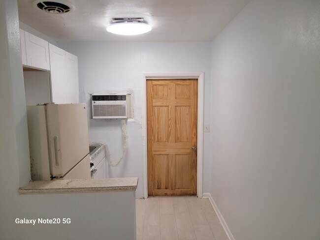 Building Photo - Martha Drive Triplex (3)