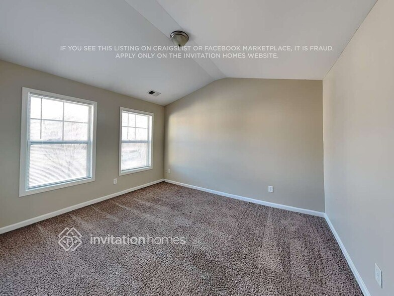 Building Photo - 505 Lakeside View