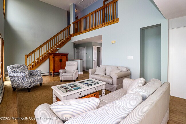 Building Photo - 1095 Island Dr