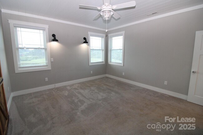 Building Photo - 1355 Bear Creek Rd