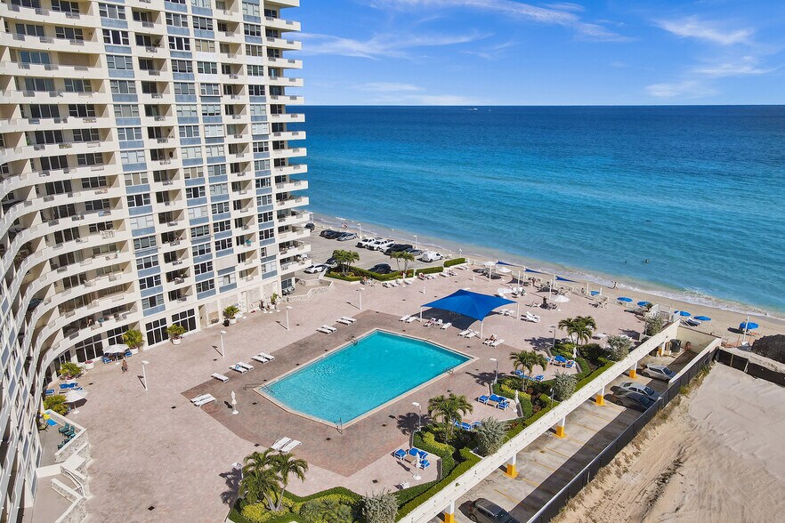 Building Photo - 3180 S Ocean Dr