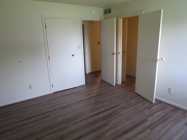 Building Photo - new rental in reynoldsburg schools