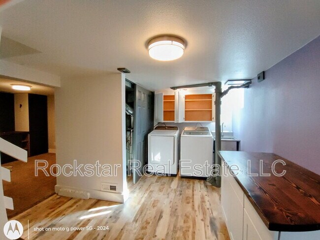 Building Photo - 2811 W Cleveland Ave
