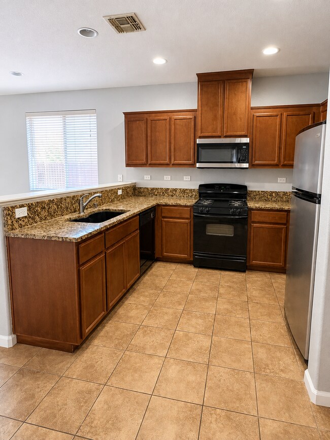 Building Photo - 523 Beckman Way
