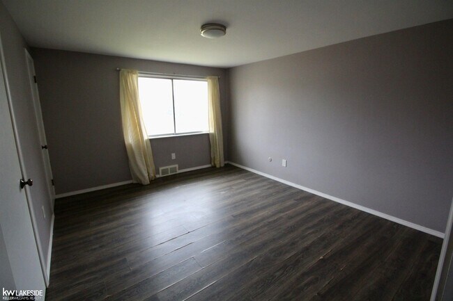 Building Photo - 18672 Beatrice St