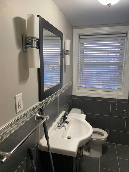 Building Photo - 8011 Stratman Rd