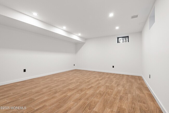 Building Photo - 459 Harnell Ave