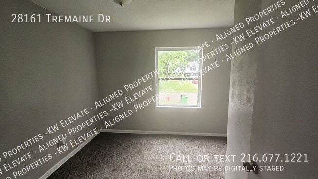 Building Photo - 28161 Tremaine Dr