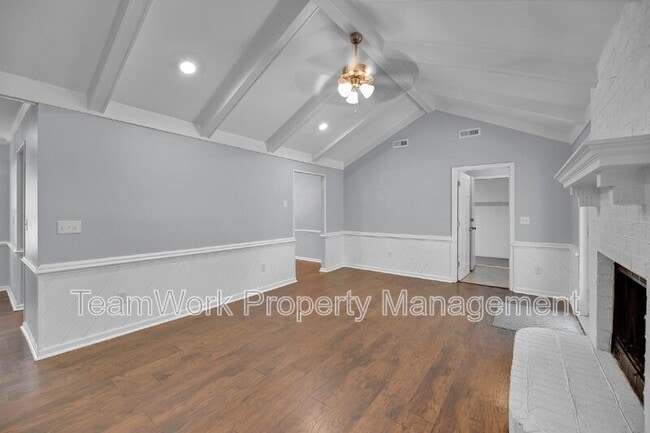 Building Photo - 2134 Vespers Dr