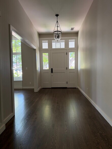 Building Photo - 850 Cherrystone Dr