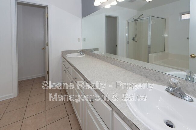 Building Photo - 7856 High Maple Cir