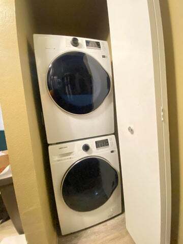 Building Photo - 4863 Via Palm Lks