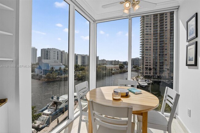 Building Photo - 3370 Hidden Bay Dr