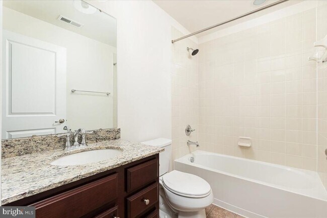 Building Photo - 139 Hornbeam Dr