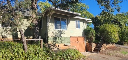 Building Photo - Updated Home with lots of Extras!