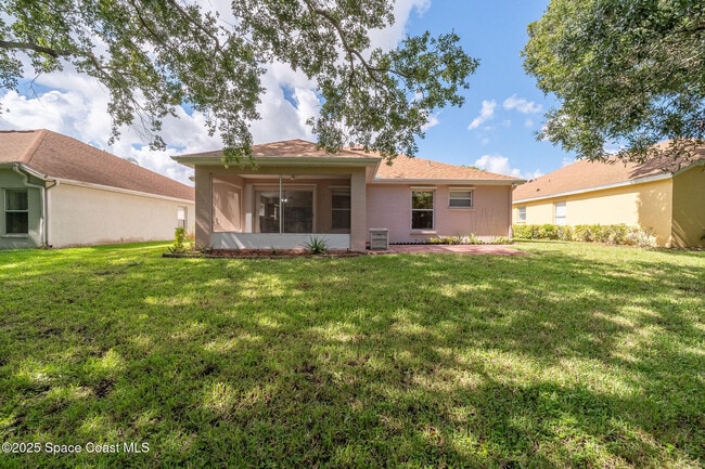 Building Photo - 1634 Sun Gazer Dr