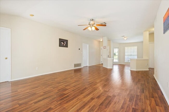 Building Photo - Charming 3/BR 2/BA One-Level Home in Round...