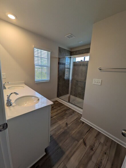 Building Photo - 266 E Compass Wy