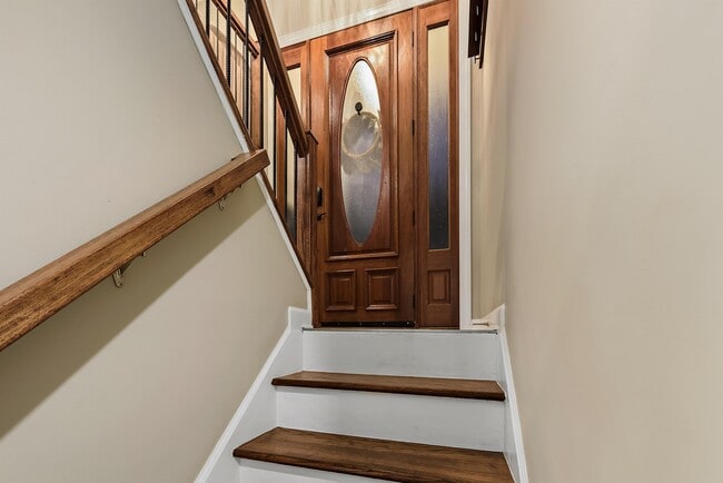 Building Photo - 112 Magnolia Cir