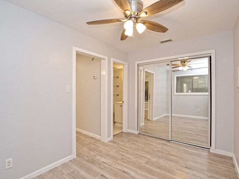 Building Photo - 2500 Burleson Ct