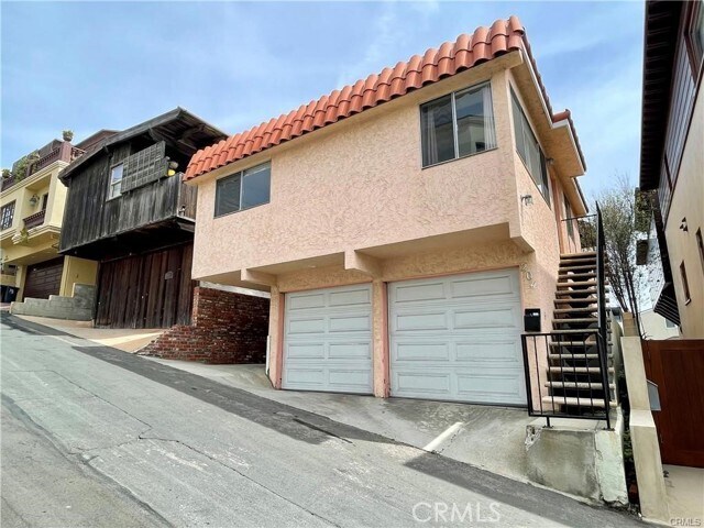 Building Photo - 204 18th Pl