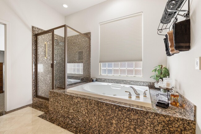 Building Photo - 44085 Royal Troon Dr