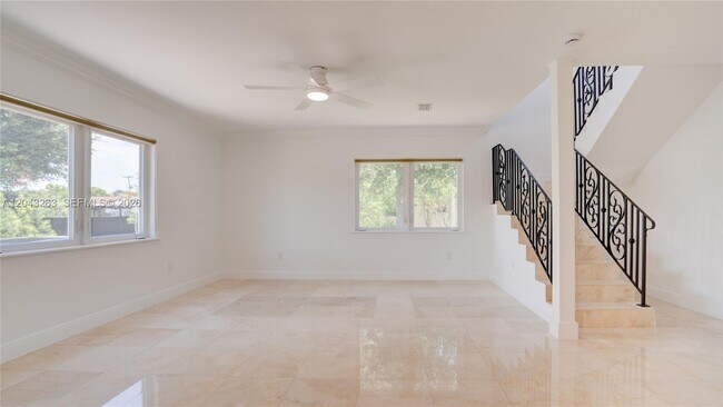 Building Photo - 500 SW 51st Ct