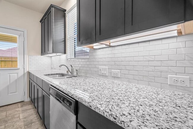 Building Photo - 1234 Lone Pine Dr
