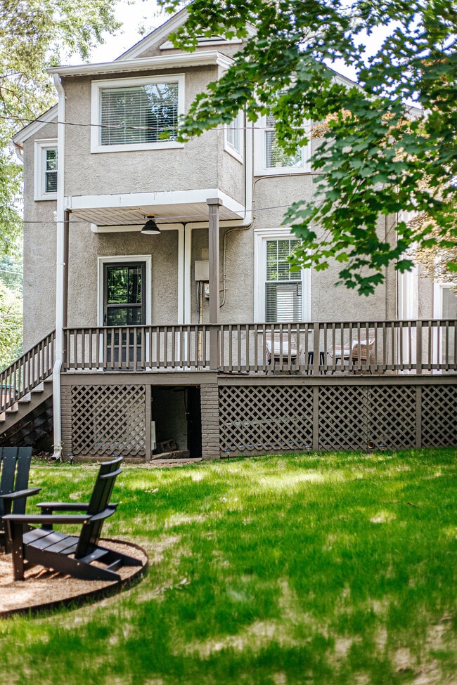 Building Photo - 126 Maywood Ln