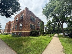 Building Photo - 530 SE 5th St