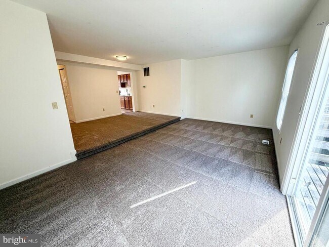 Building Photo - 10740 Brice Ct