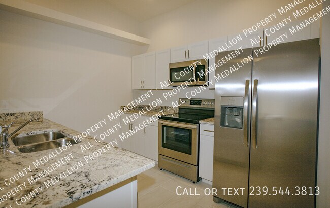 Building Photo - 1309 SE 8th Pl