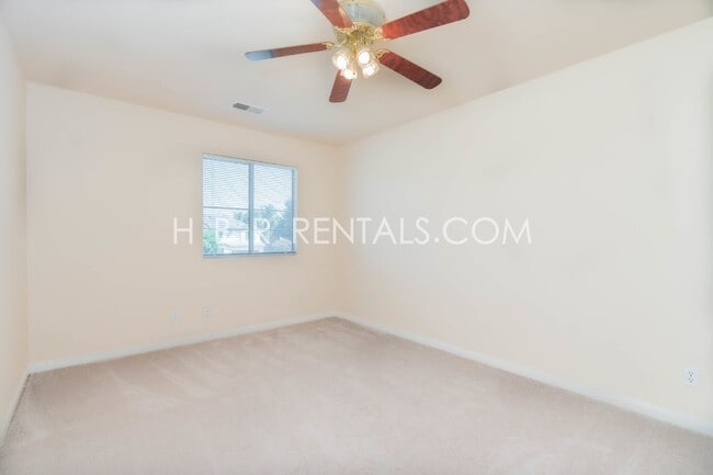 Building Photo - Charming 4 Bed, 2.5 Bath Home in Manteca, ...