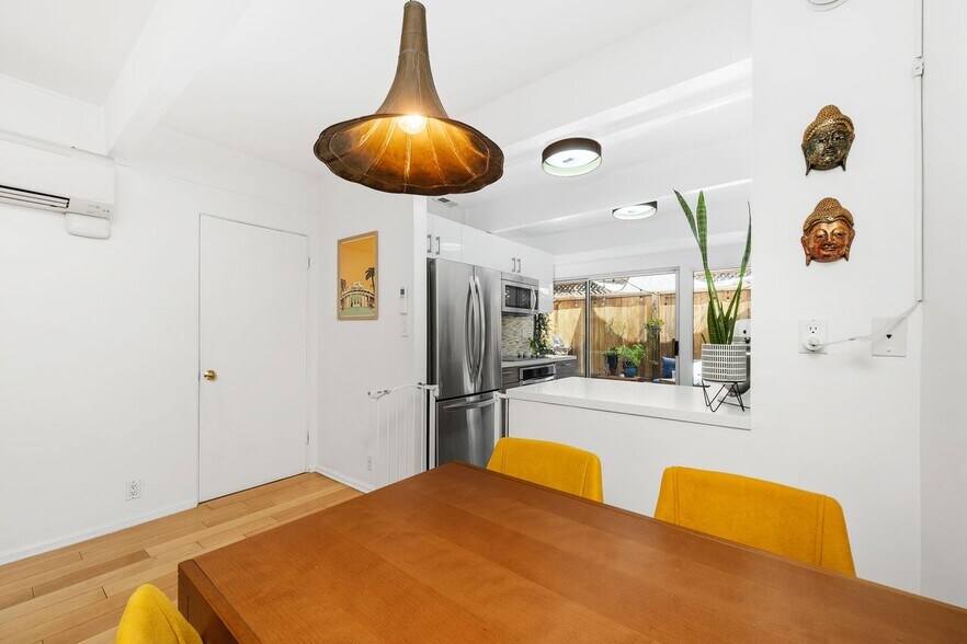 Dining area - 4040 Grand View Blvd