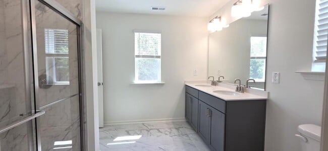 Building Photo - 119 Gamay Dr