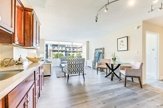 Building Photo - Lake Park Senior Living