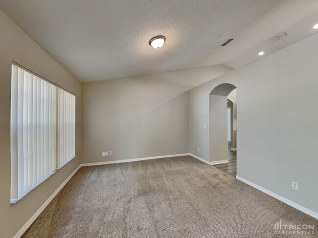 Building Photo - 3408 Montano Ave