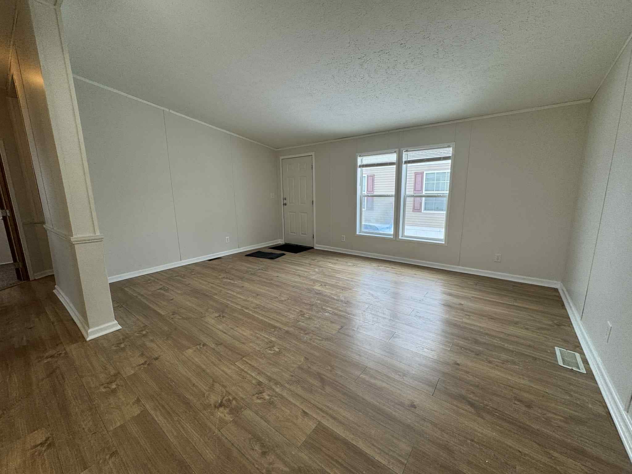 Building Photo - 2020 Marmoor Dr