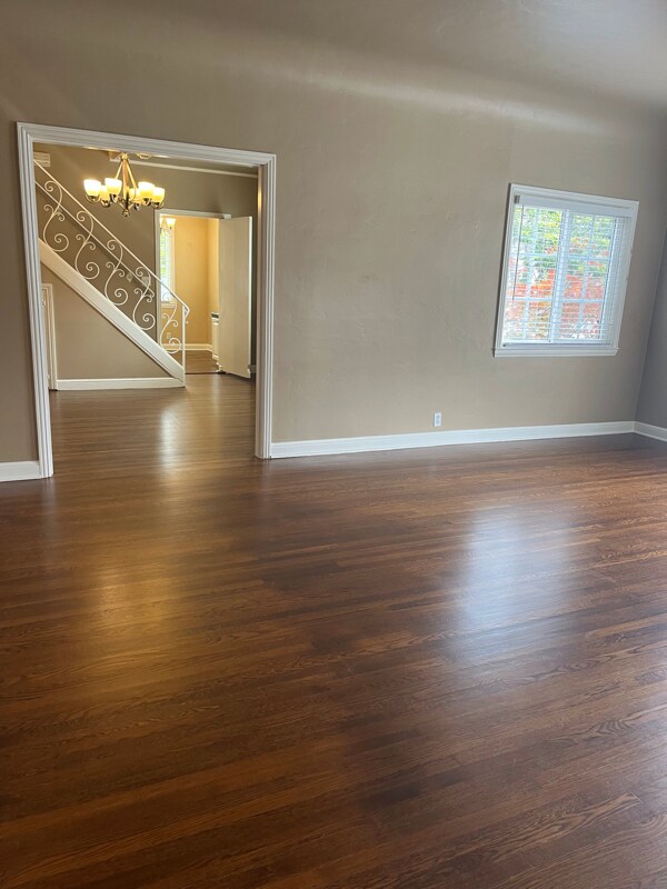 Building Photo - 1516 Hillside Dr
