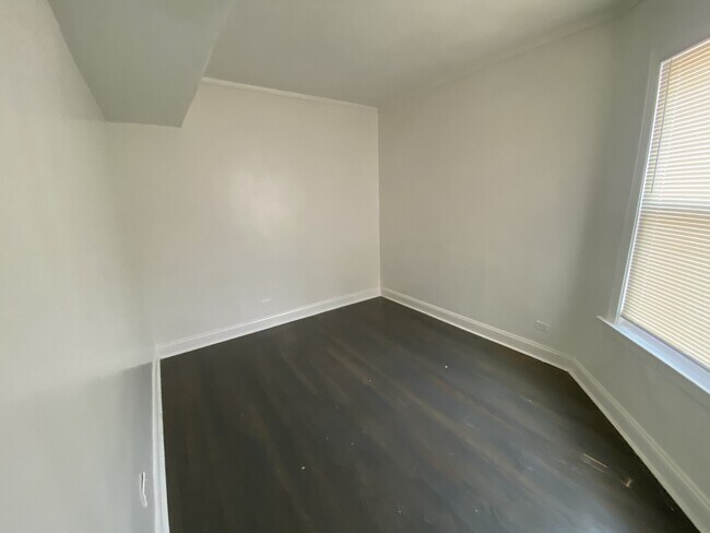 Building Photo - Charming 3-Bedroom Home | Updated Kitchen | Shared Laundry
