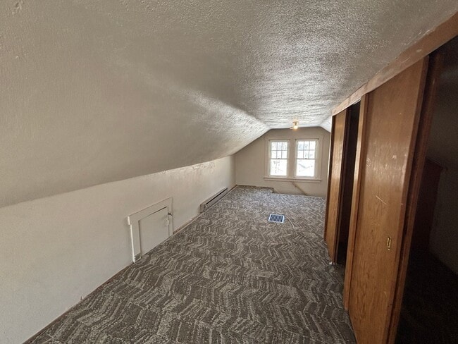 Building Photo - 1410 Wilson Ave