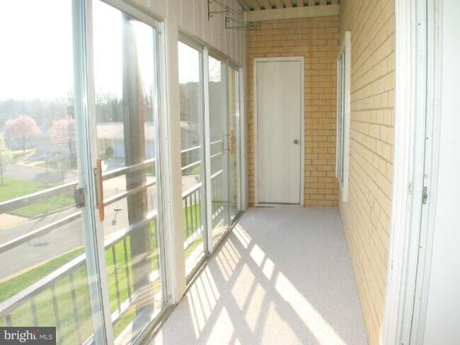 Building Photo - 15101 Glade Dr