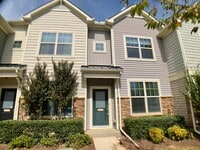 Building Photo - Spacious 2 bed, 2.5 bath with Loft in Thom...