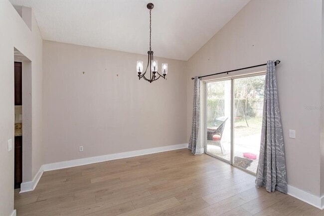 Building Photo - 836 Garden Glen Loop