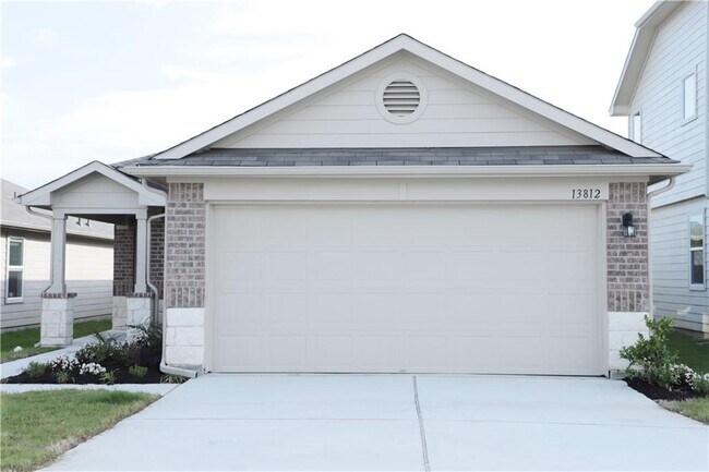 Building Photo - 13812 Levy Ln