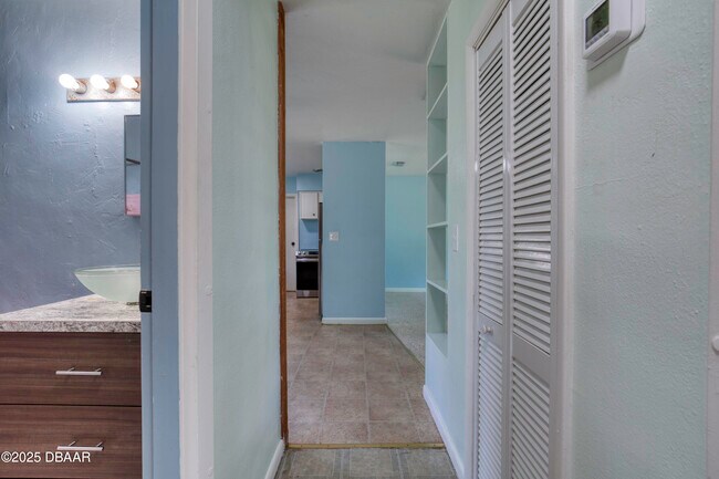 Building Photo - 1133 Bradenton Rd